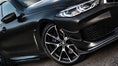 Bild in Galerie-Betrachter laden, Mattschwarz lackierter BMW 8er mit montierten A8X1 Echtcarbon Front Canards am Frontbereich, Detailaufnahme mit Felge und Scheinwerfer
