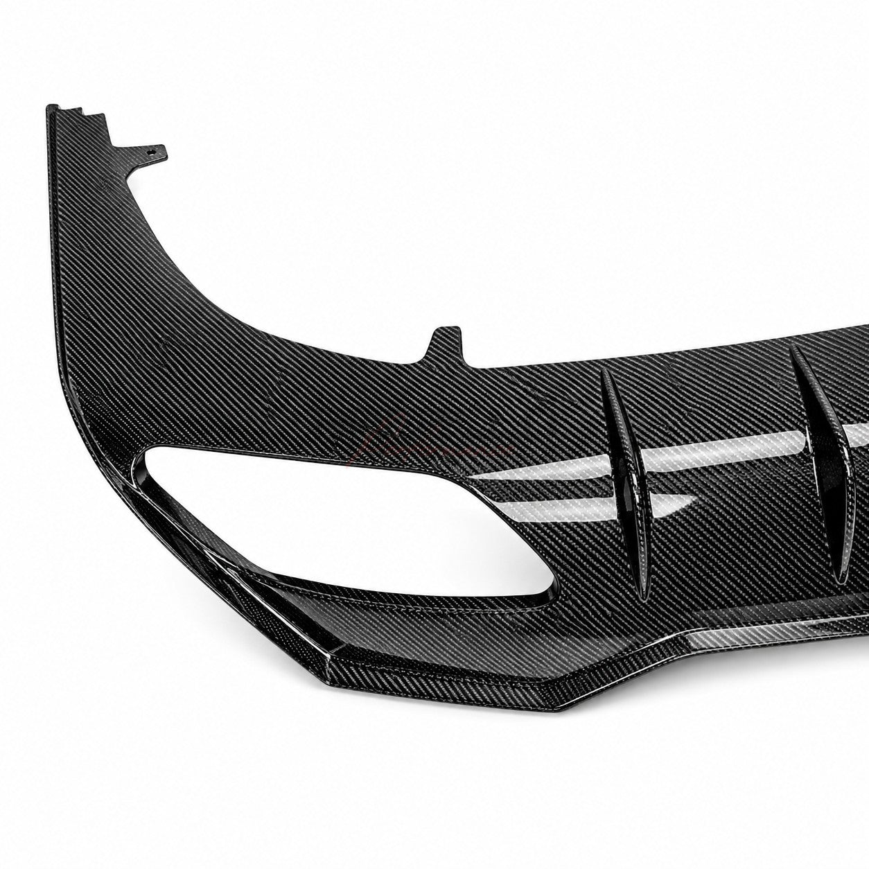 D8X1 Dry Carbon Heckdiffusor für BMW 8er G14 G15 F91 F92, Nahaufnahme der linken Seite mit sichtbarem 3K Twill Carbon-Gewebe