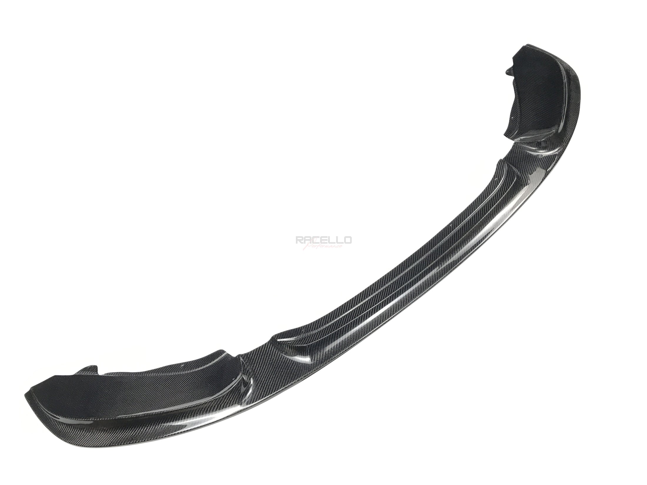 L1X1 Echtcarbon Frontspoiler für BMW 1er F20 LCI auf weißem Hintergrund, Frontansicht mit Racello Performance Schriftzug