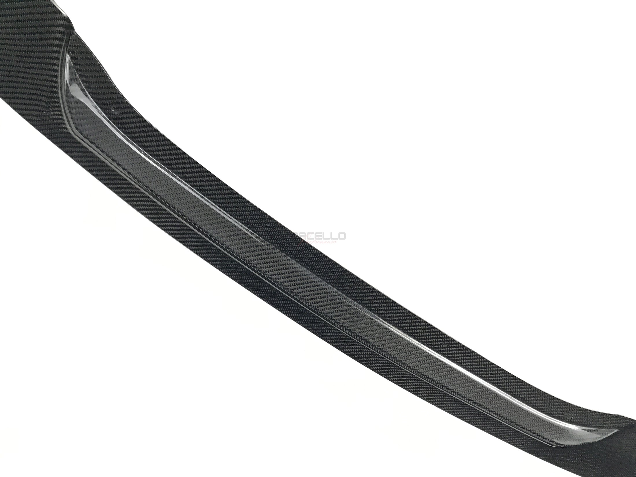 Detailansicht der Längsrippen und des D-Style-Designs des L1X1 Echtcarbon Frontspoilers für BMW F20 LCI